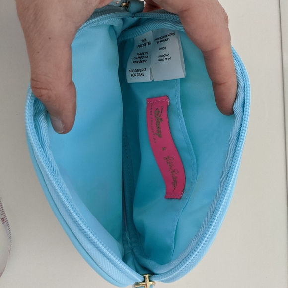 NWT! Lilly Pulitzer x Disney Parks Gillie Wristlet Lilly Loves Disney Sm… - Picture 6 of 14